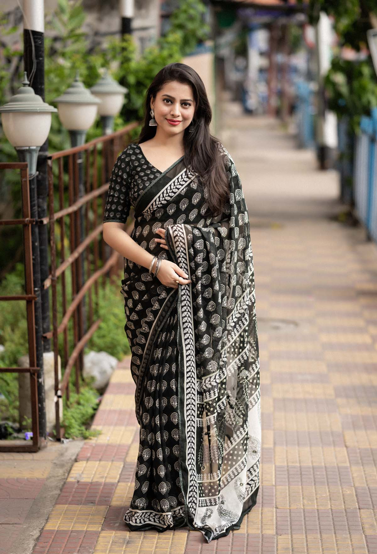 Pure Soft georgette Printed saree with mirror Work – Black