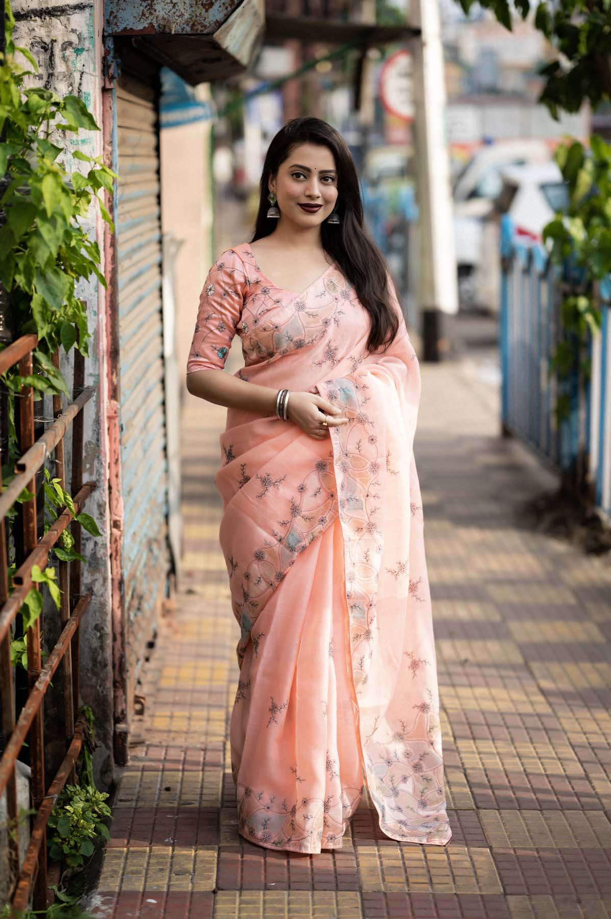 Pure Linen Designer Saree With pencil Embroidery & Rich Pallu - Peach