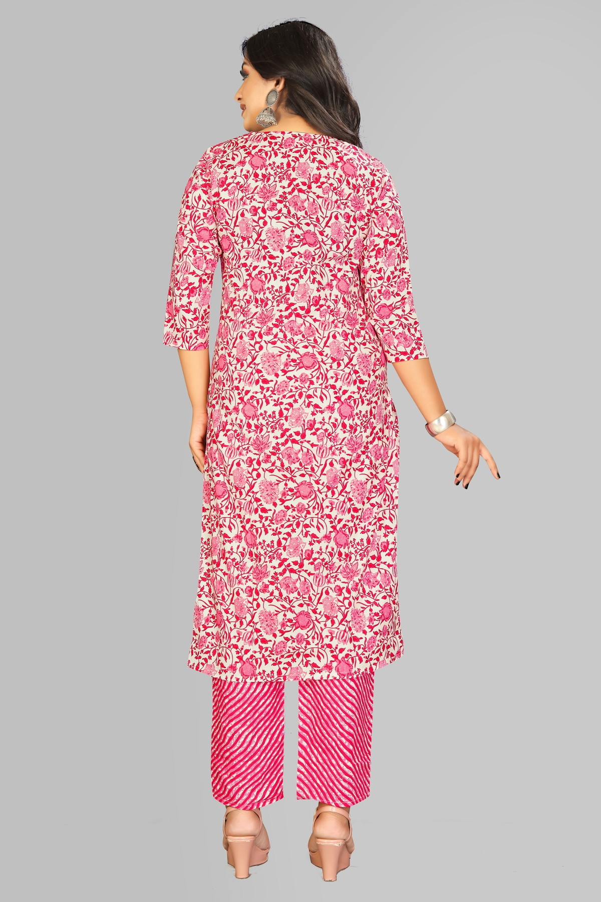 Aaritra Fashion Cotton floral printed Kurti with Pant - Pink