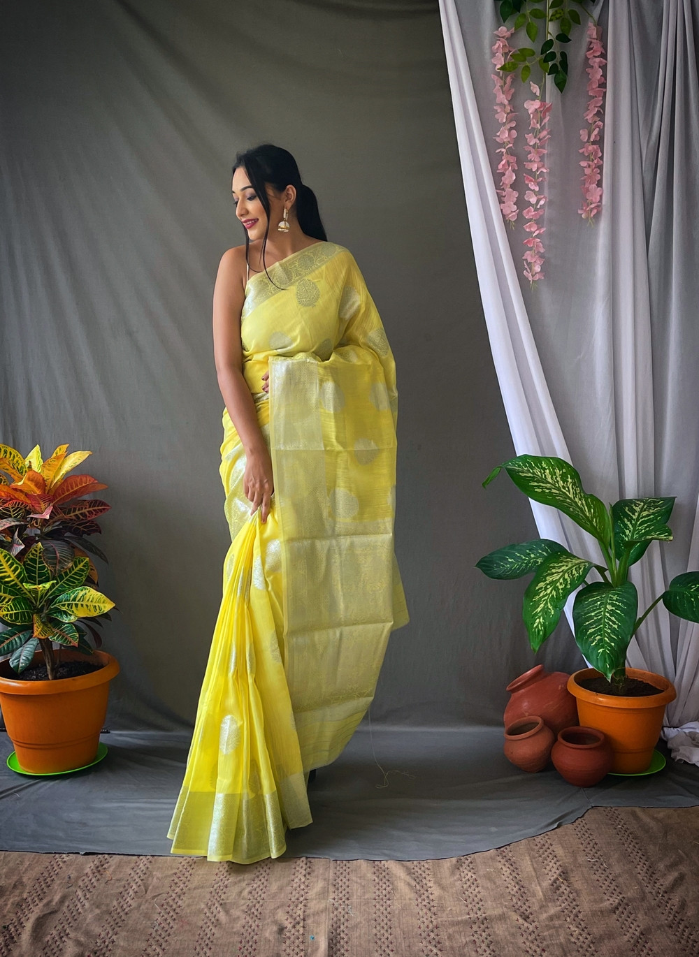 Pure Linen Silk Sarees with woven motifs and Rich Pallu - Yellow