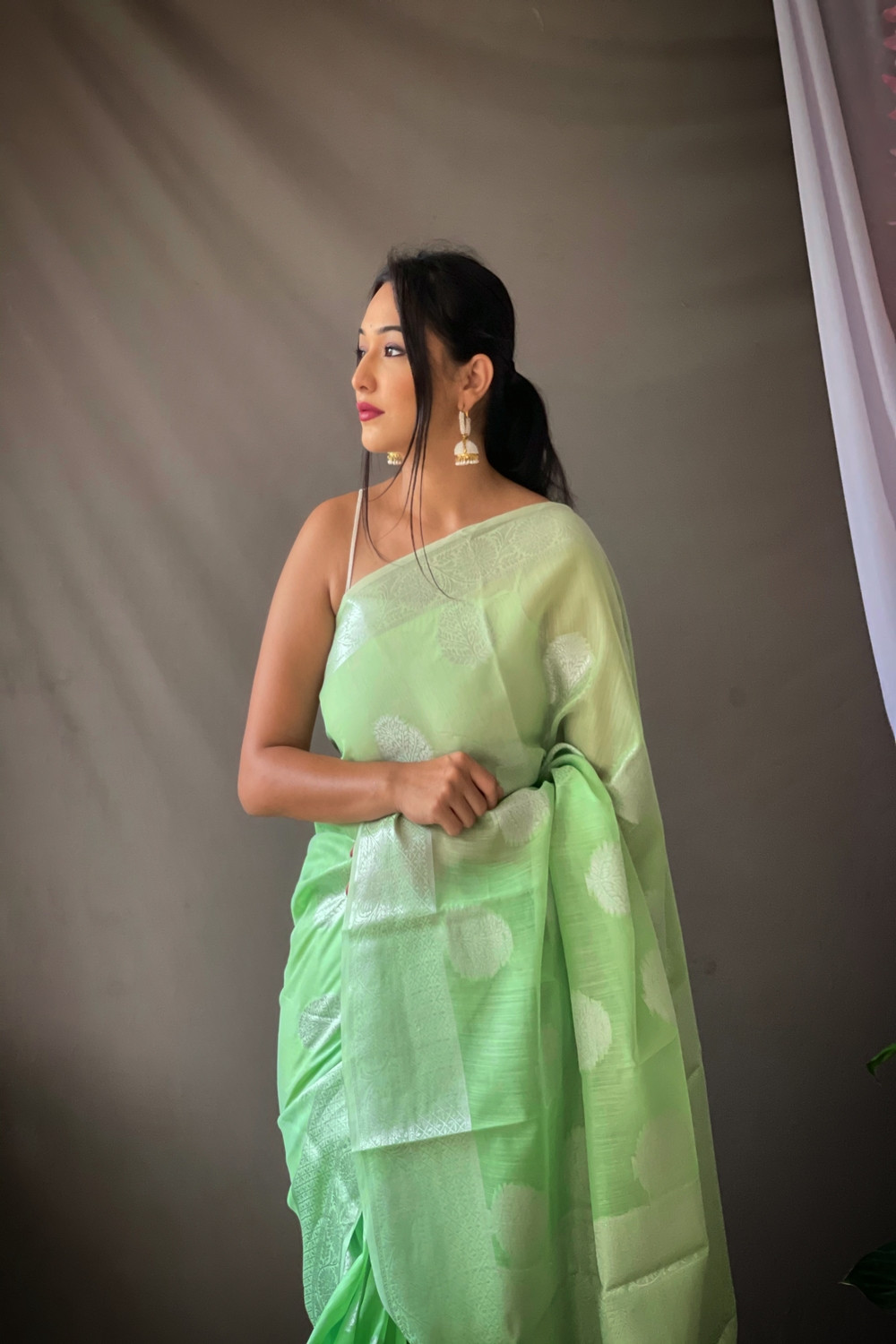 Pure Linen Silk Sarees with woven motifs and Rich Pallu - Light Green