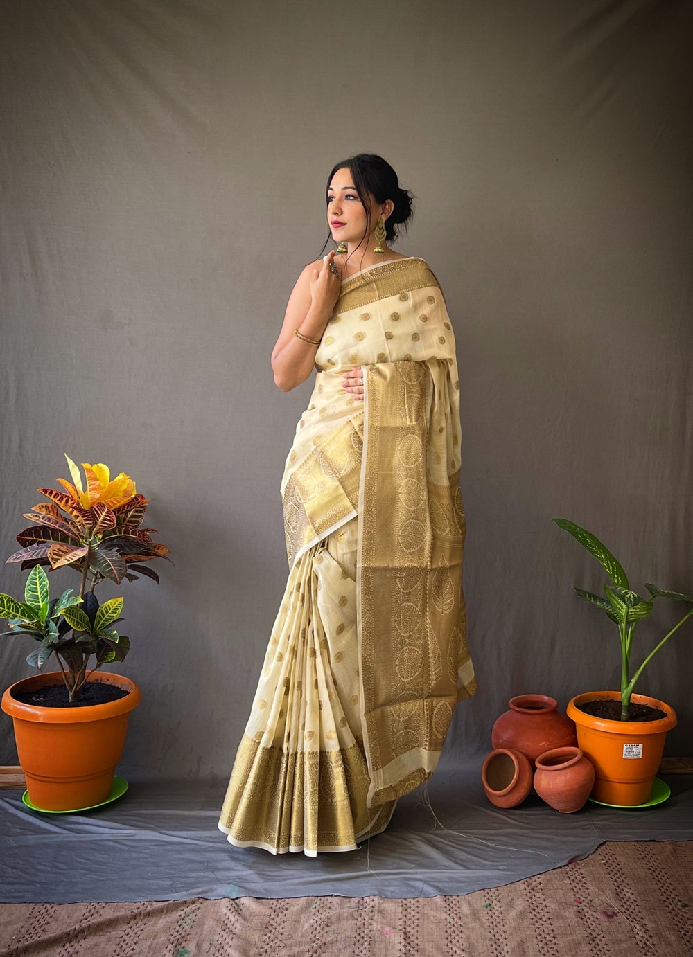 Linen Silk Sarees with Copper Zari motifs and Rich Pallu - Off White
