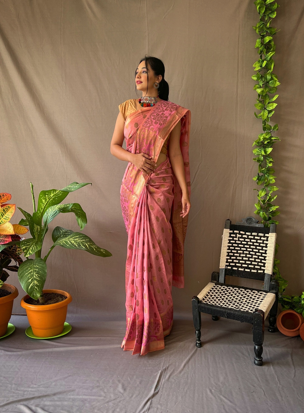 Pure Linen Silk Sarees with woven motifs and Rich Pallu - light Pink