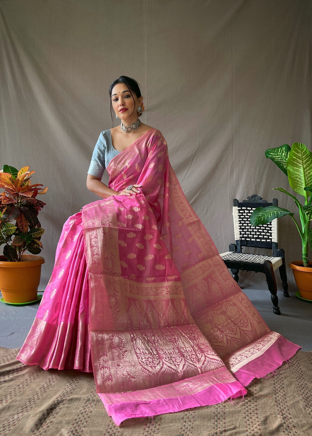 Pure Linen Silk Sarees with woven motifs and Rich Pallu - Pink