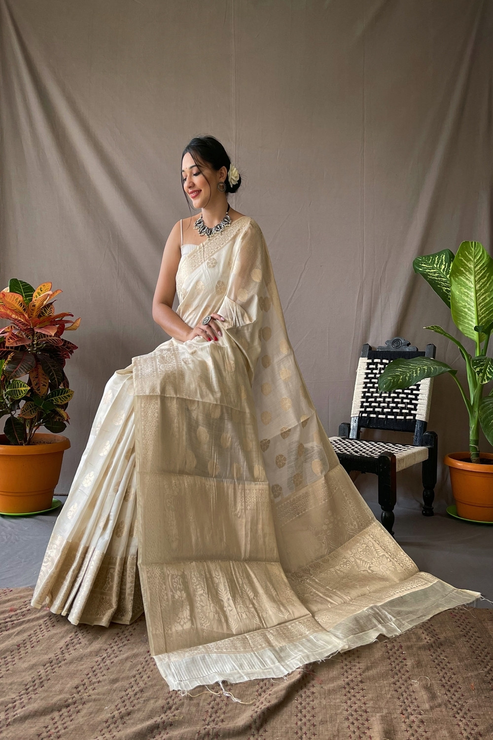 Pure Linen Silk Sarees with woven motifs and Rich Pallu - Off White