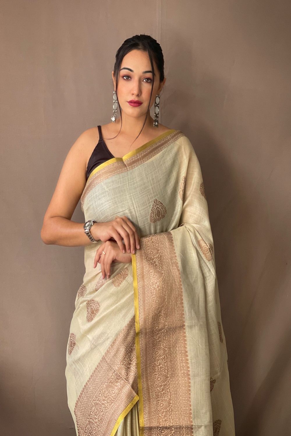 Copper Zari woven Linen Tissue Silk Saree with Rich Pallu - Off White