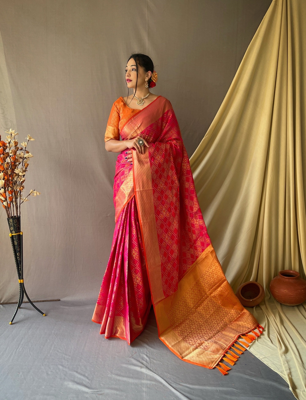 Patan Patola saree with gold Zari border and Rich Weaving Pallu - Pink