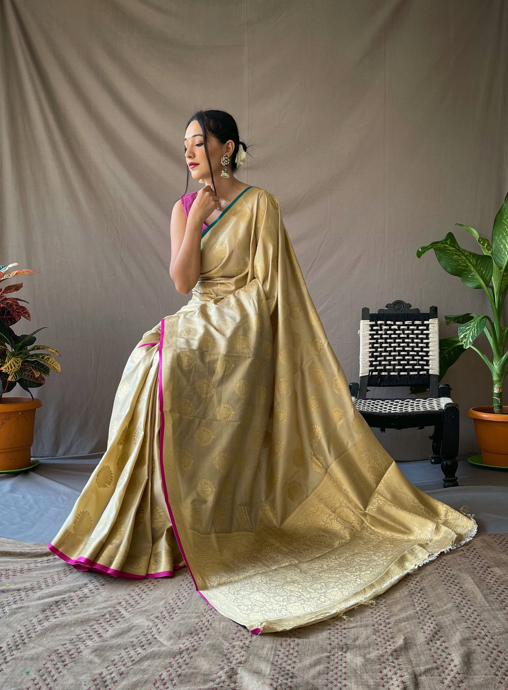 Two Toned Soft Silk Sarees with Golden Zari Weaving Motifs -Ivory