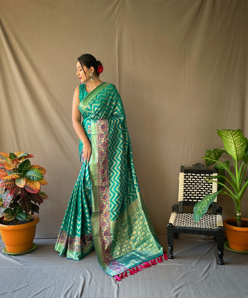 Gold zari Woven Banarasi silk saree with meenakari border - Rama green