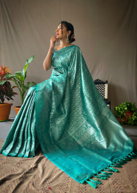 Silver zari Woven Pure Kanjeevaram Silk handloom saree - rama Green