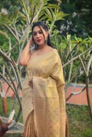 Pure kanjeevaram silk Saree with Gold zari woven Rich Pallu -Off White