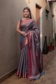 Kanjeevaram Silk Saree with Copper zari Woven &rich pallu - Grey