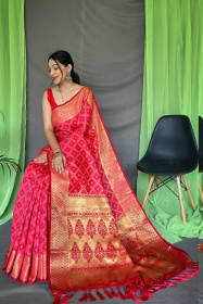 Patola Silk Saree With Gold Zari Woven Contrast Rich Pallu - Pink