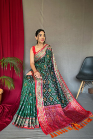 Patola Silk Saree With Gold Zari Woven & Contrast Rich Pallu - Green