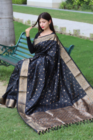 Soft Silk Saree With Gold & Copper Zari Woven With Rich Pallu - Black