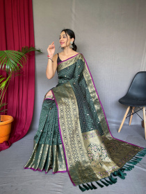 Soft Silk Saree With Checks Gold Zari Woven & Rich Pallu - Green