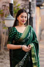Beautiful Soft Silk Saree With Zari Woven & Batik Print - Green