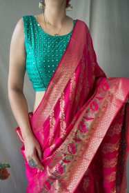 Gold zari Woven Banarasi silk saree with meenakari border - Pink
